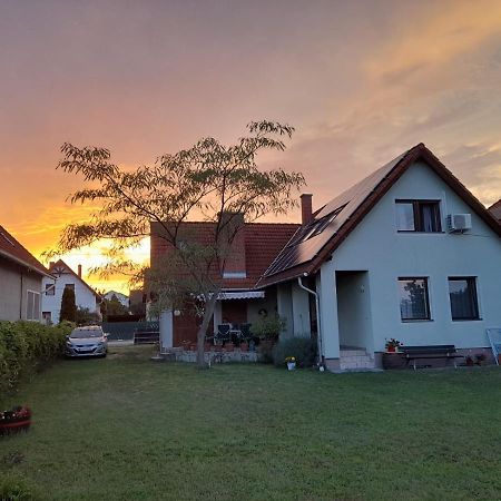 Aszofoi Panorama Apartmanhaz Luaran gambar