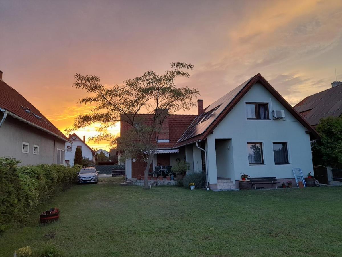 Aszofoi Panorama Apartmanhaz Luaran gambar