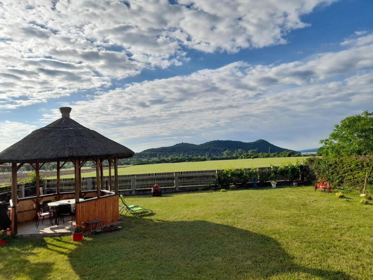 Aszofoi Panorama Apartmanhaz Luaran gambar
